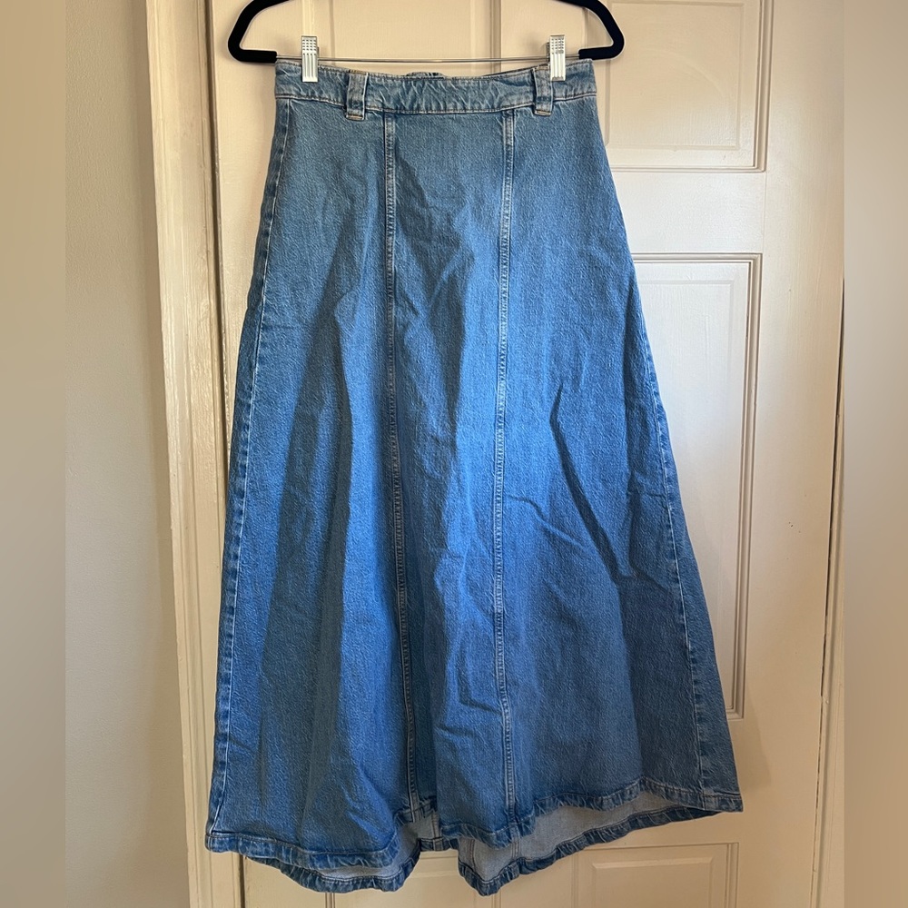 Zara Midi Denim Skirt - NBW size Small